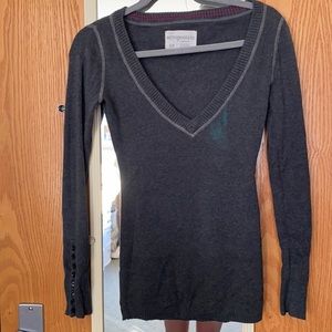 Aeropostale-Gray vneck(low) sweater, has nice long sleeves with buttons